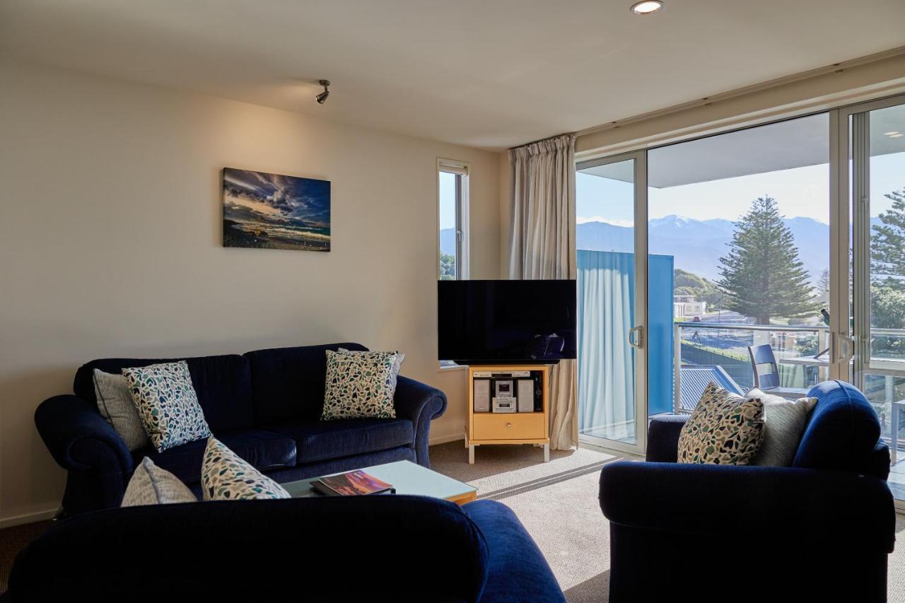 Waves On The Esplanade Apartment